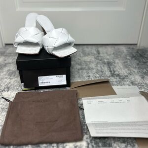 Authentic Bottega Veneta Women’s Lido Sandal in Optic White Size: 38